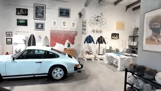 A point cloud resolves into a photorealistic studio in Meta Hyperscape. Footage: Meta.
